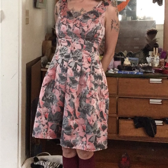 Arianna Papell sweet shimmery Easter dress - Picture 2 of 5